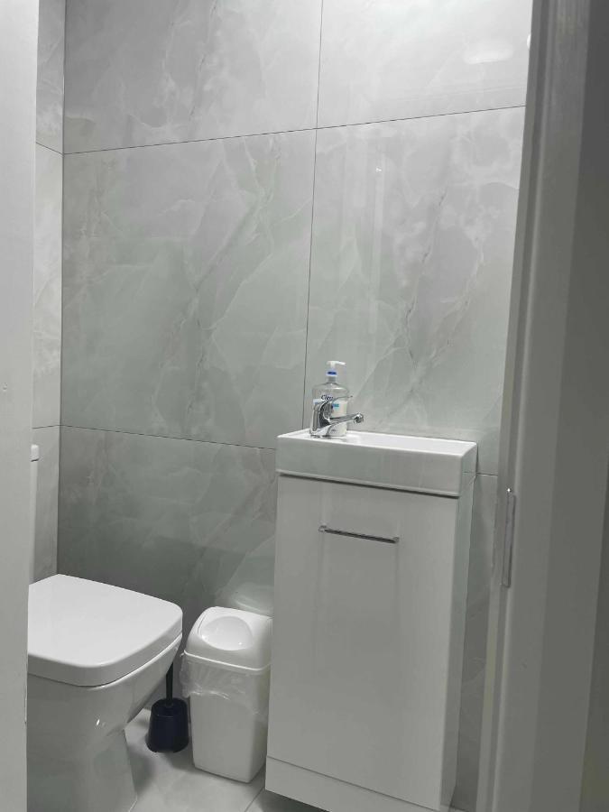 Studio Flat Private Bathroom Wc And Kitchenette London Eksteriør bilde